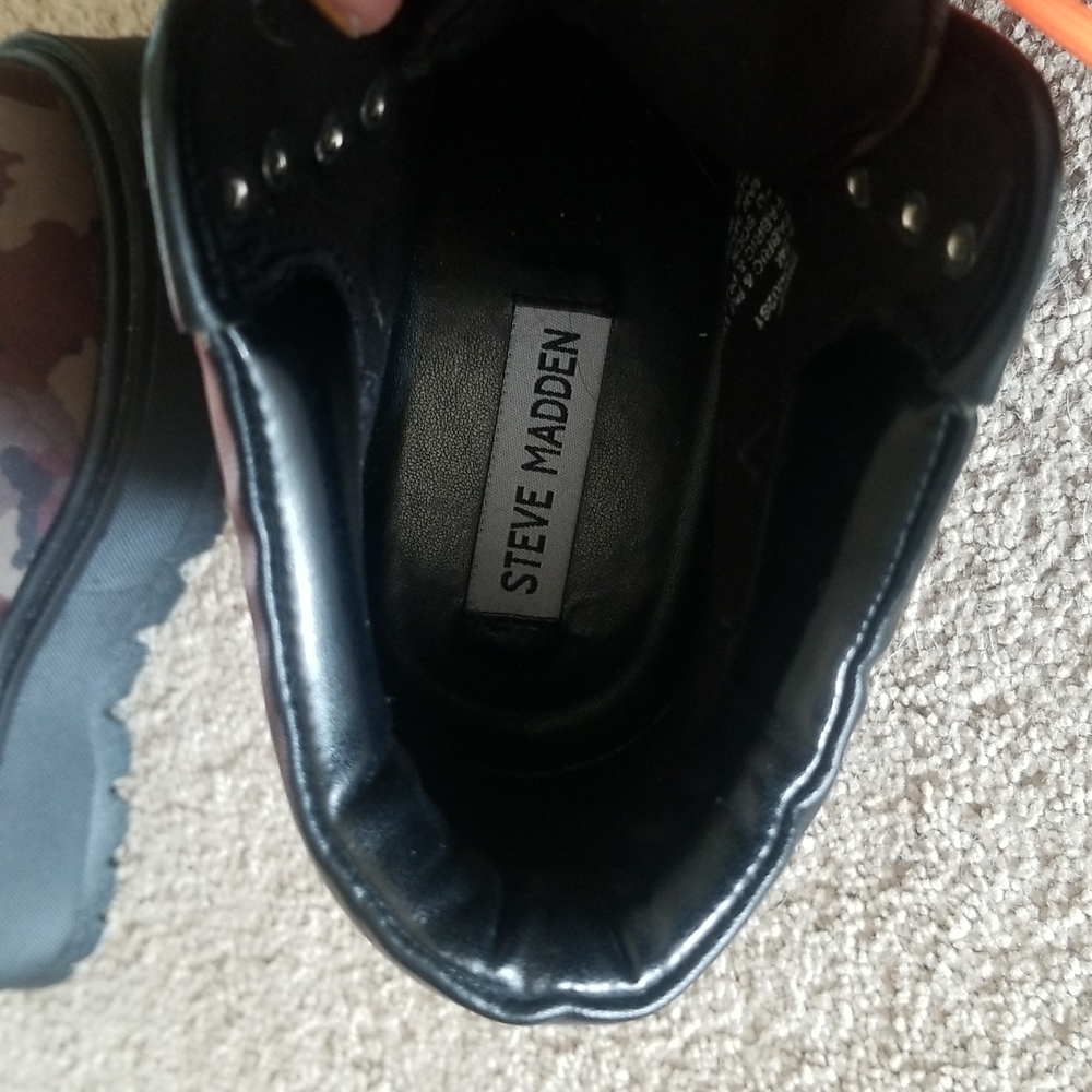 Steve Madden Stomp camo boots - Picture 3 of 5